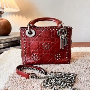 Lady Dior, 24 cm (length) - 20 cm (height) - 11 cm (width)
Good condition